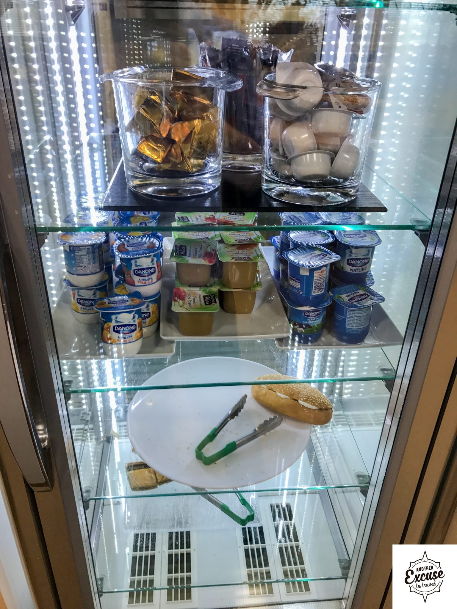 sala vip the canopy lounge nice NCE airport aeroporto Qatar airways