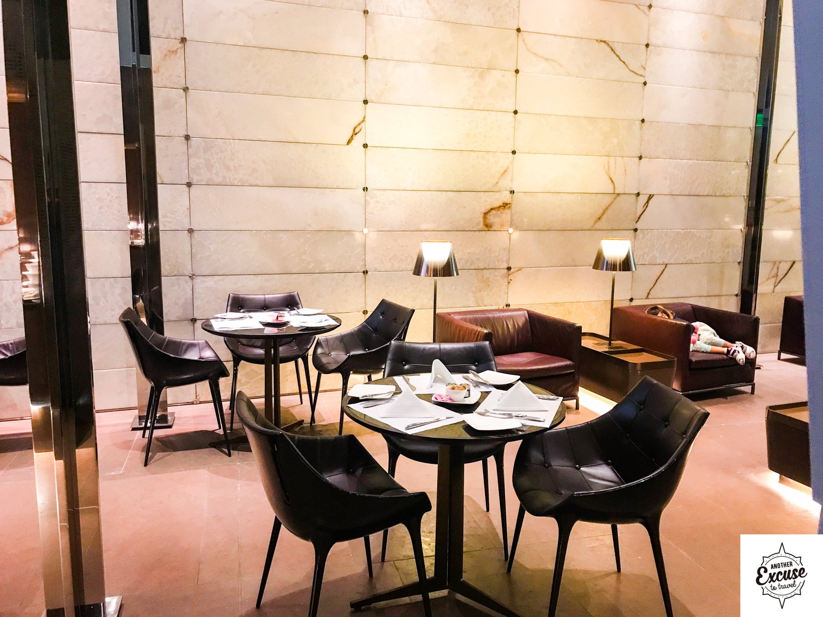 Doha First Class Lounge Dining Eating Area Restaurant Buffet