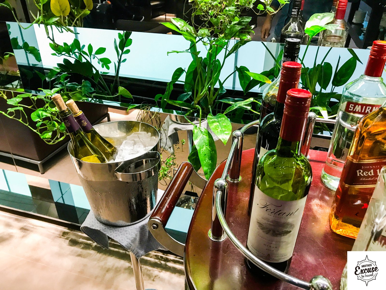 Doha Airport First Class Lounge Qatar Drinks Wine Champagne red wine white Vodka Gin Whisky
