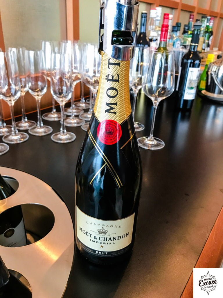 cathay pacific lounge heathrow