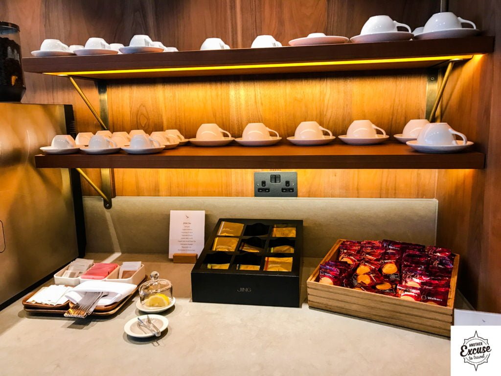 cathay pacific lounge heathrow