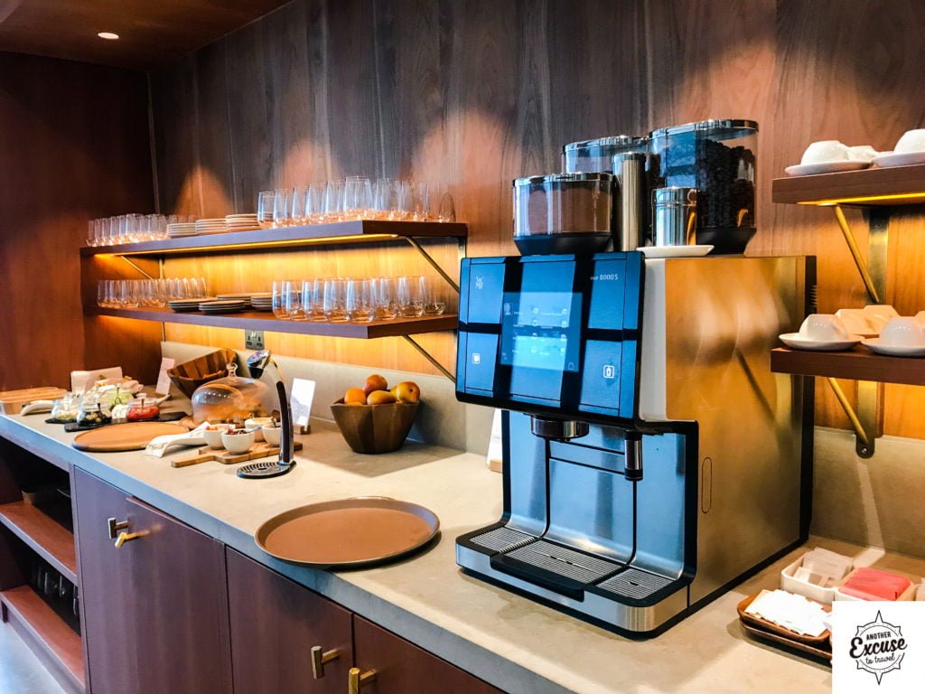 cathay pacific lounge heathrow