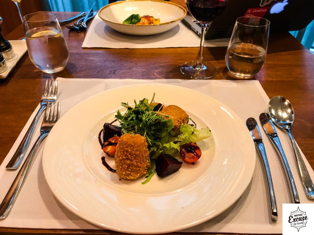 cathay pacific lounge heathrow