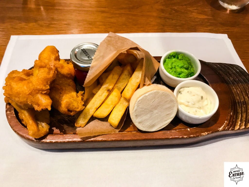 cathay pacific lounge heathrow