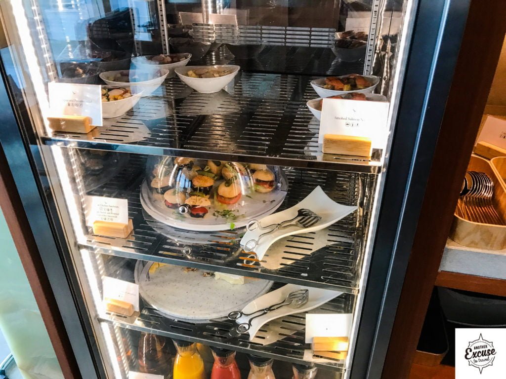 cathay pacific lounge heathrow