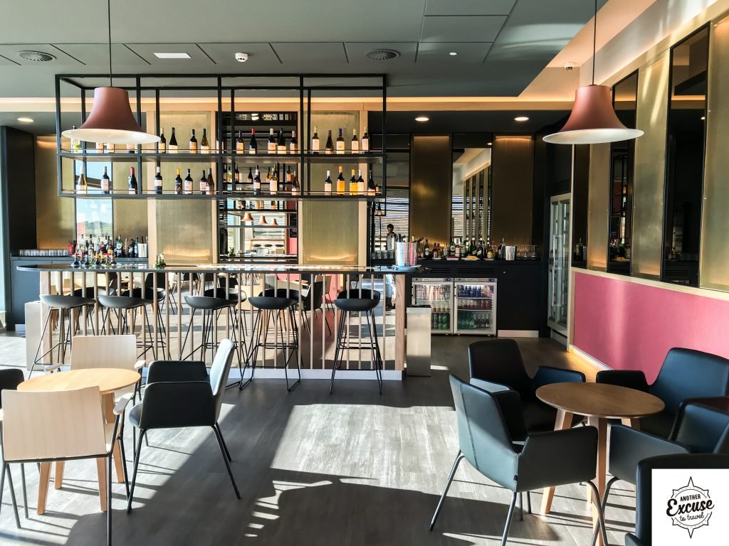 madrid barajas iberia Velázquez lounge