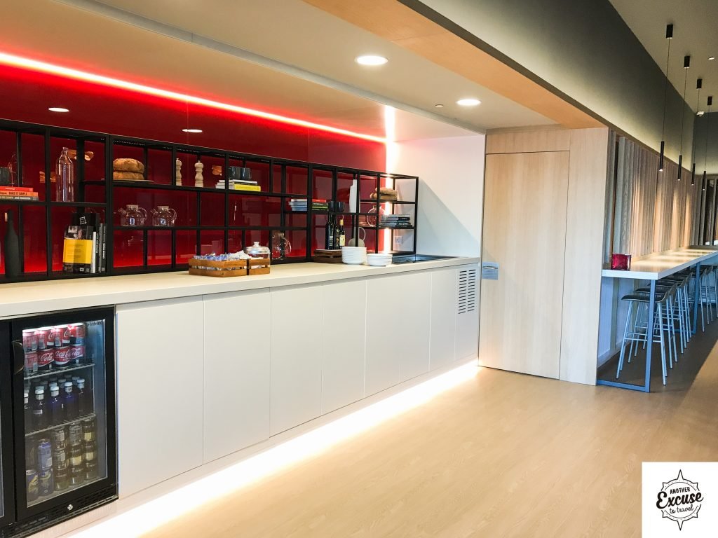 madrid barajas iberia Velázquez lounge