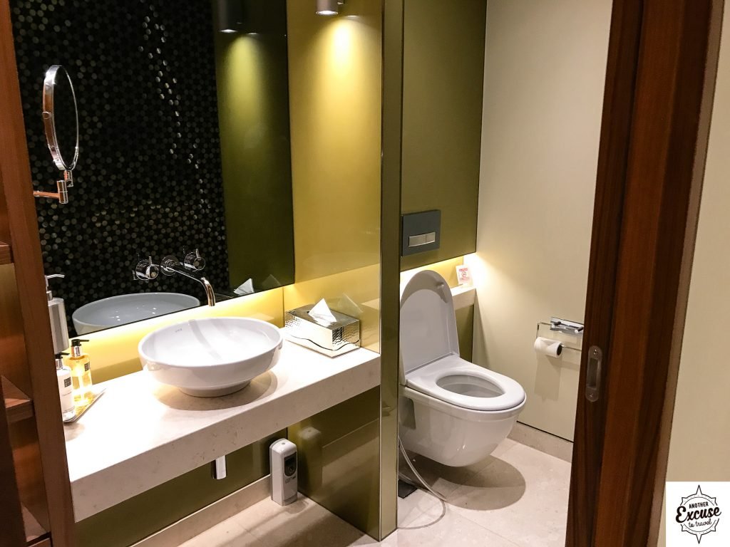 Qatar airways lounge Bangkok