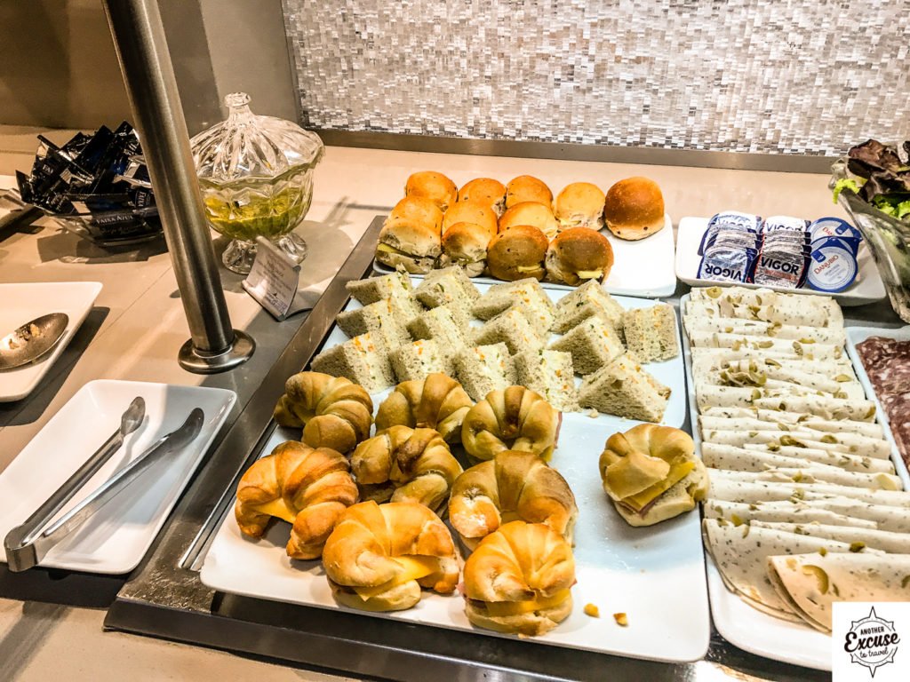 american airlines lounge GRU