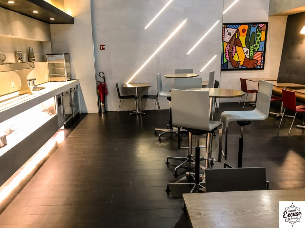 american airlines lounge GRU