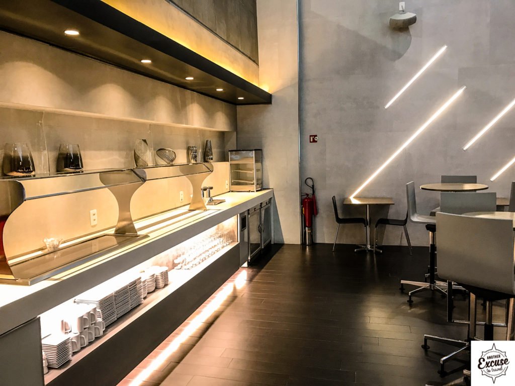 american airlines lounge GRU