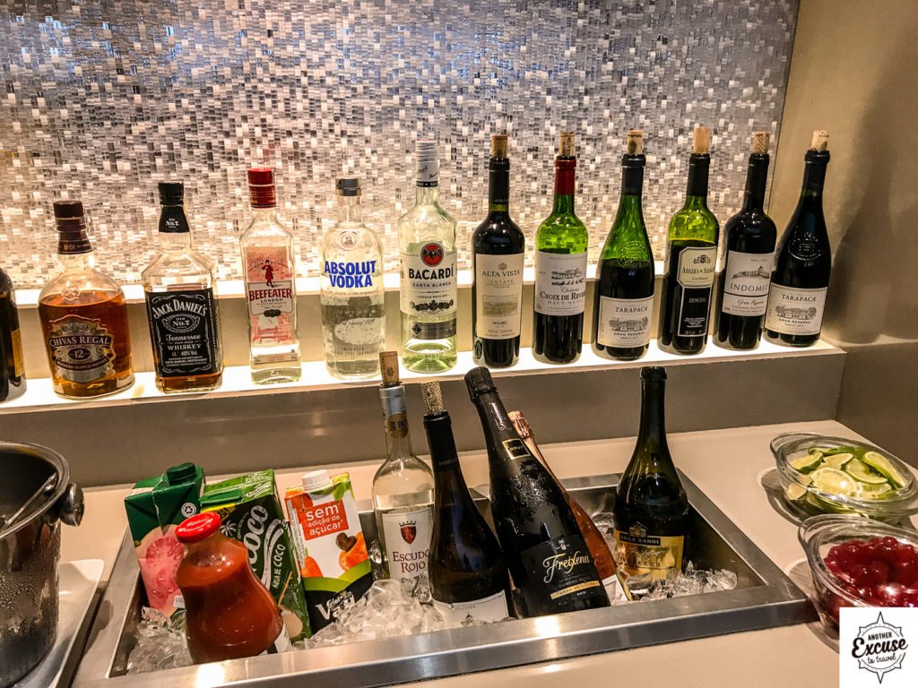 american airlines lounge GRU