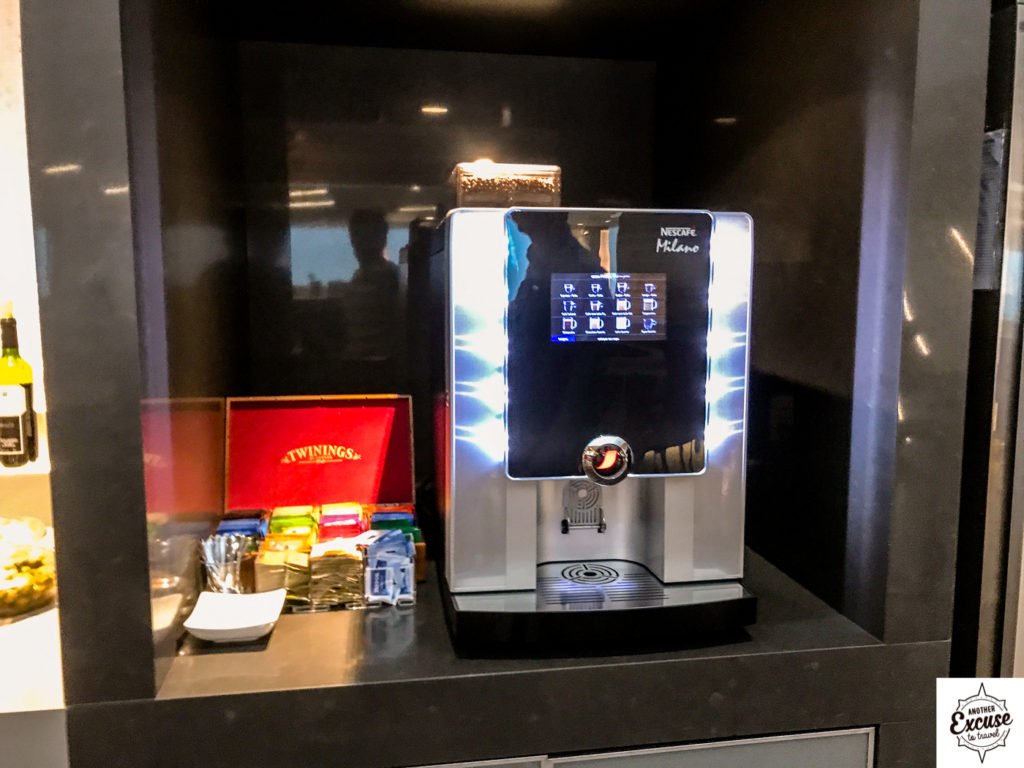 american airlines lounge GRU