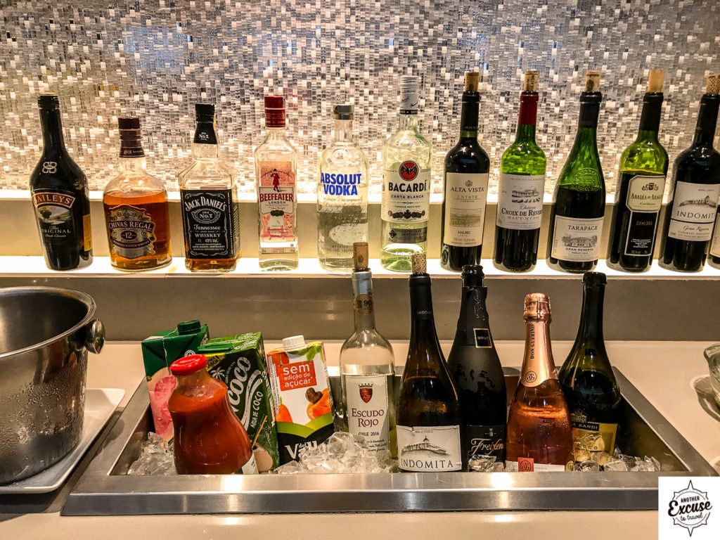 american airlines lounge GRU