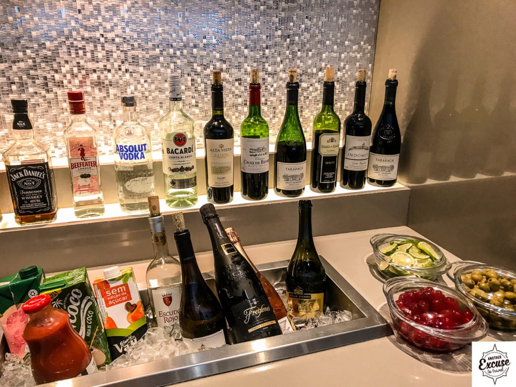 american airlines lounge GRU