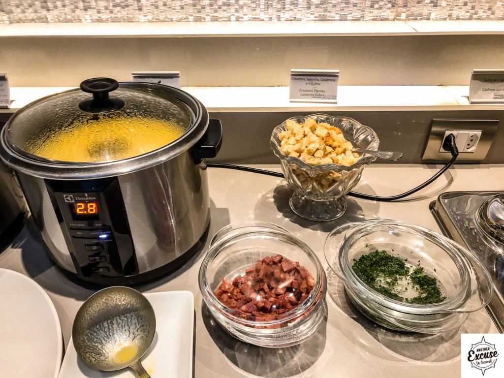 american airlines lounge GRU