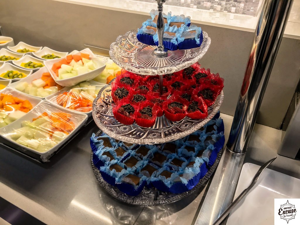 american airlines lounge GRU