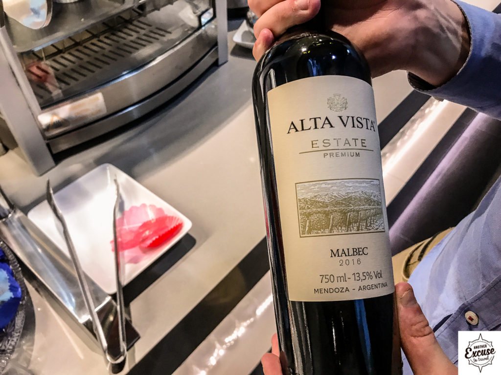 american airlines lounge GRU