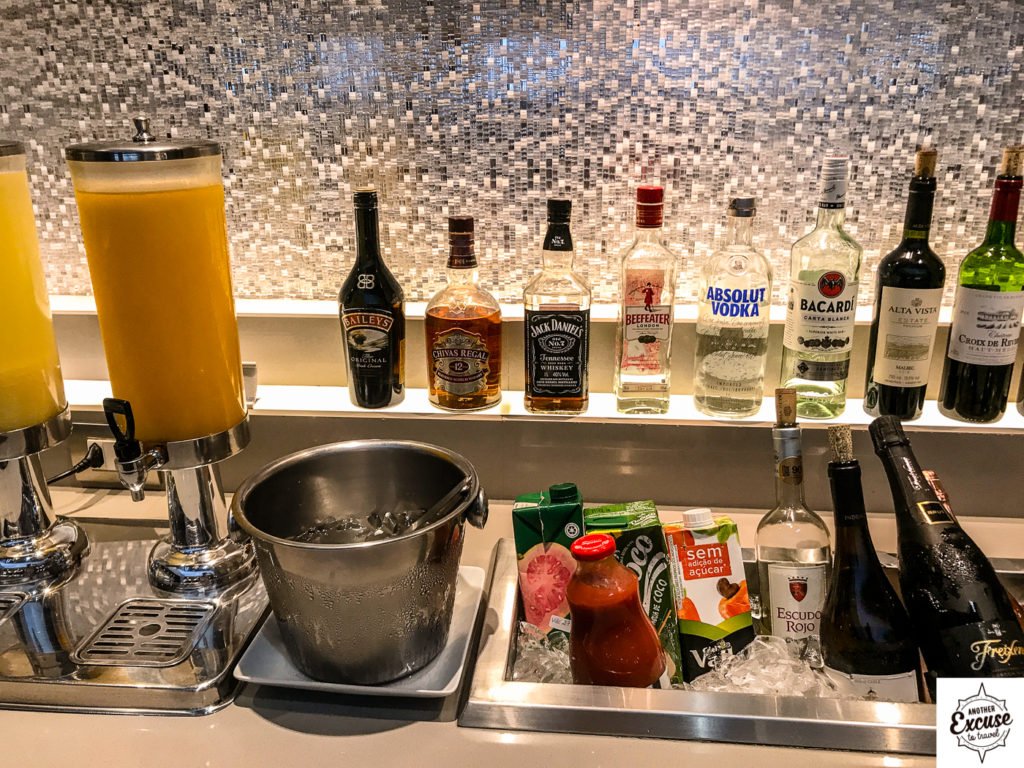 american airlines lounge GRU