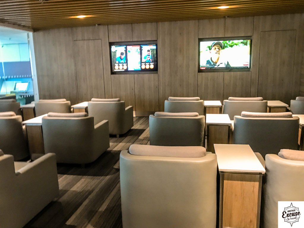 american airlines lounge GRU