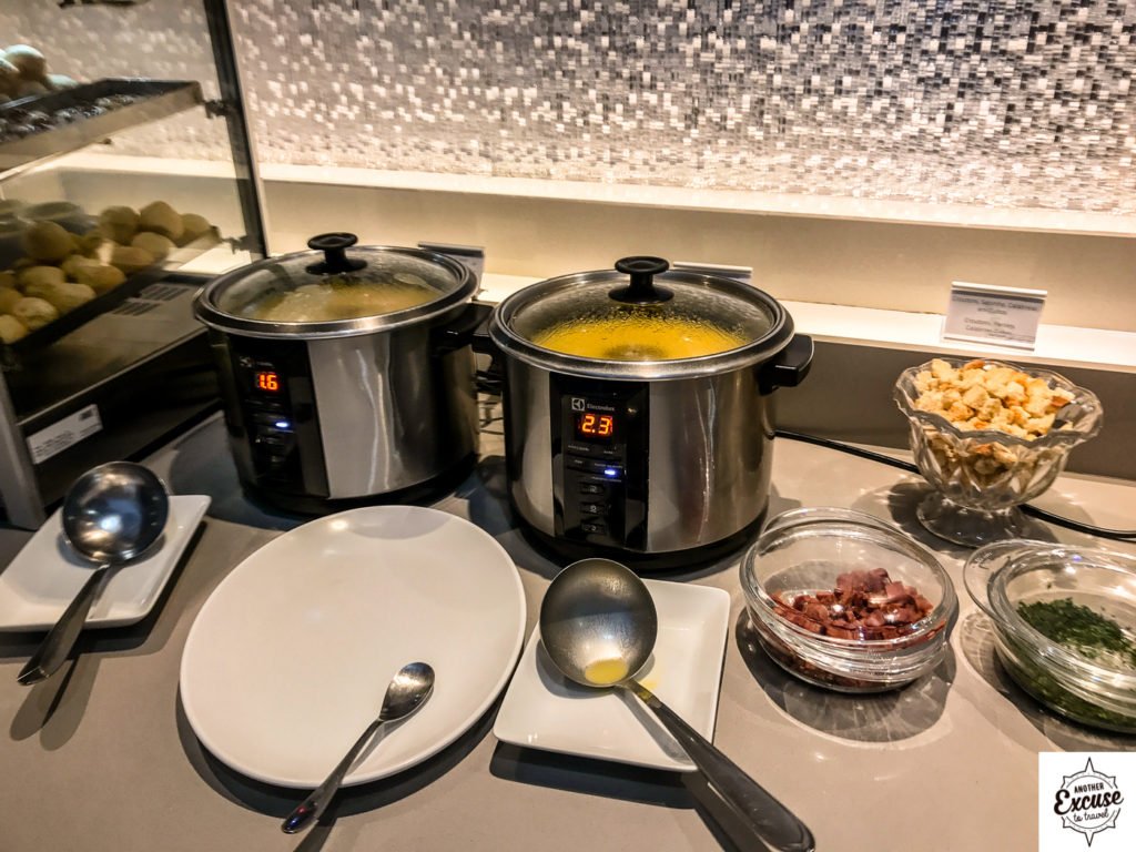 american airlines lounge GRU