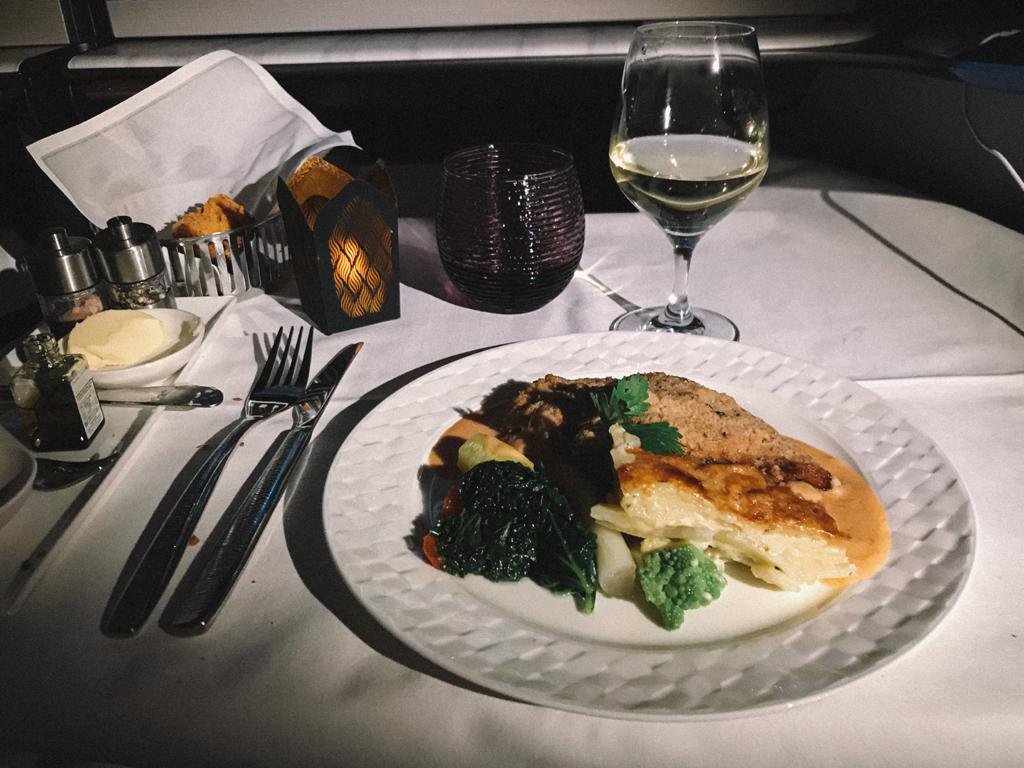 Qatar business class food