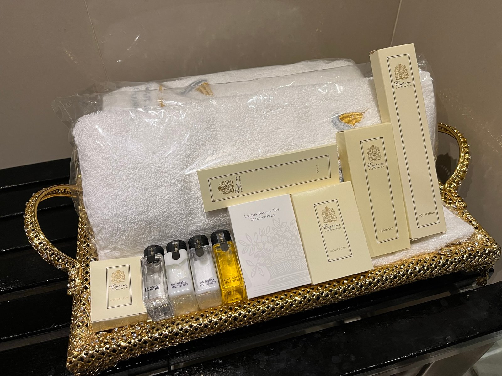 Oman Air Lounge Bangkok Shower Amenities