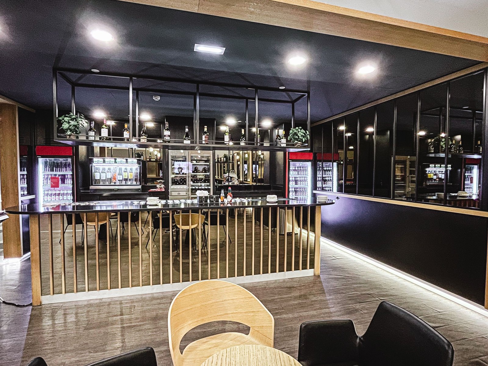 Iberia Madrid Business Lounge Terminal 4 Dalí Bar