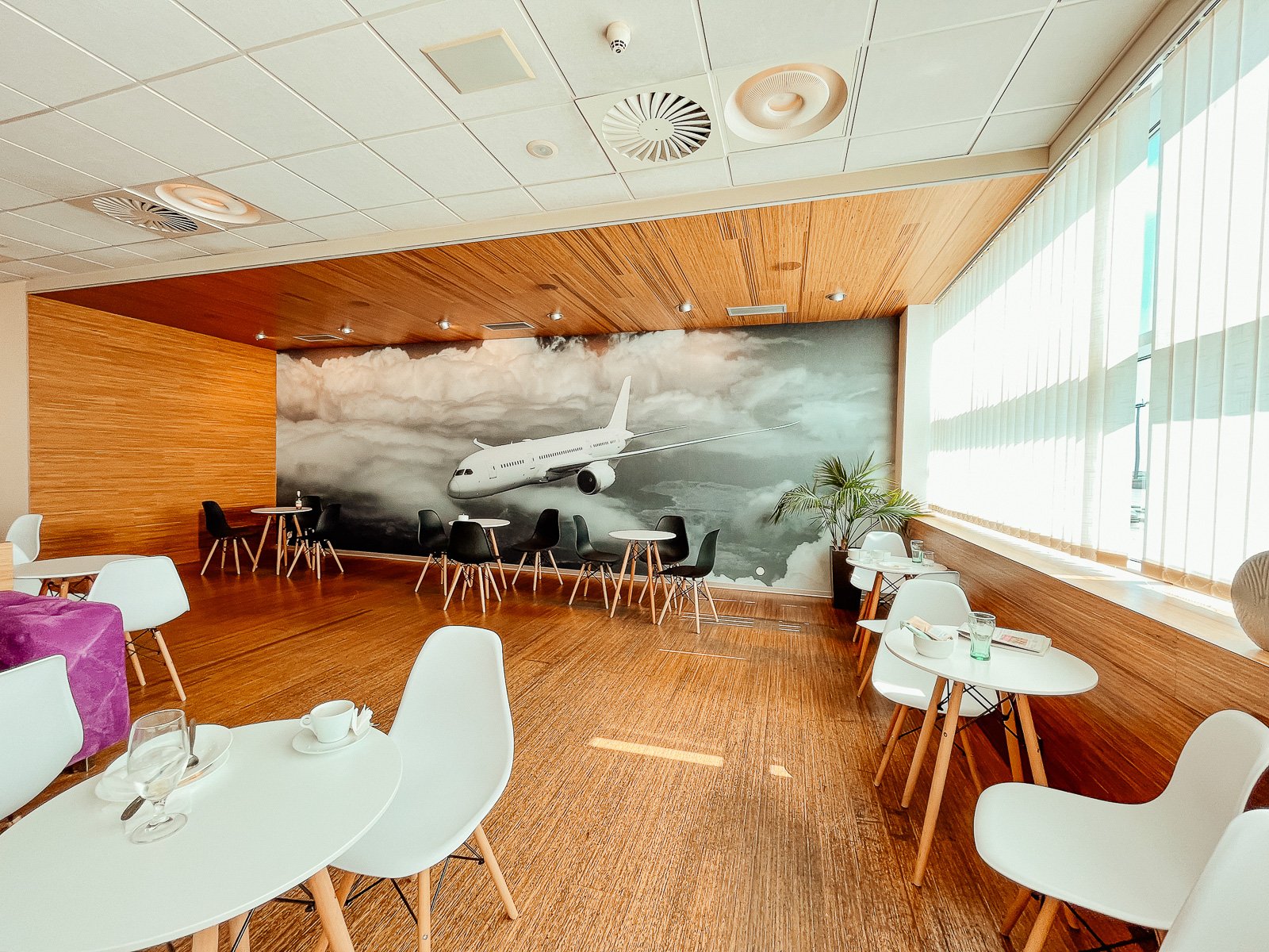 Erste Premium Lounge Prague main seating area