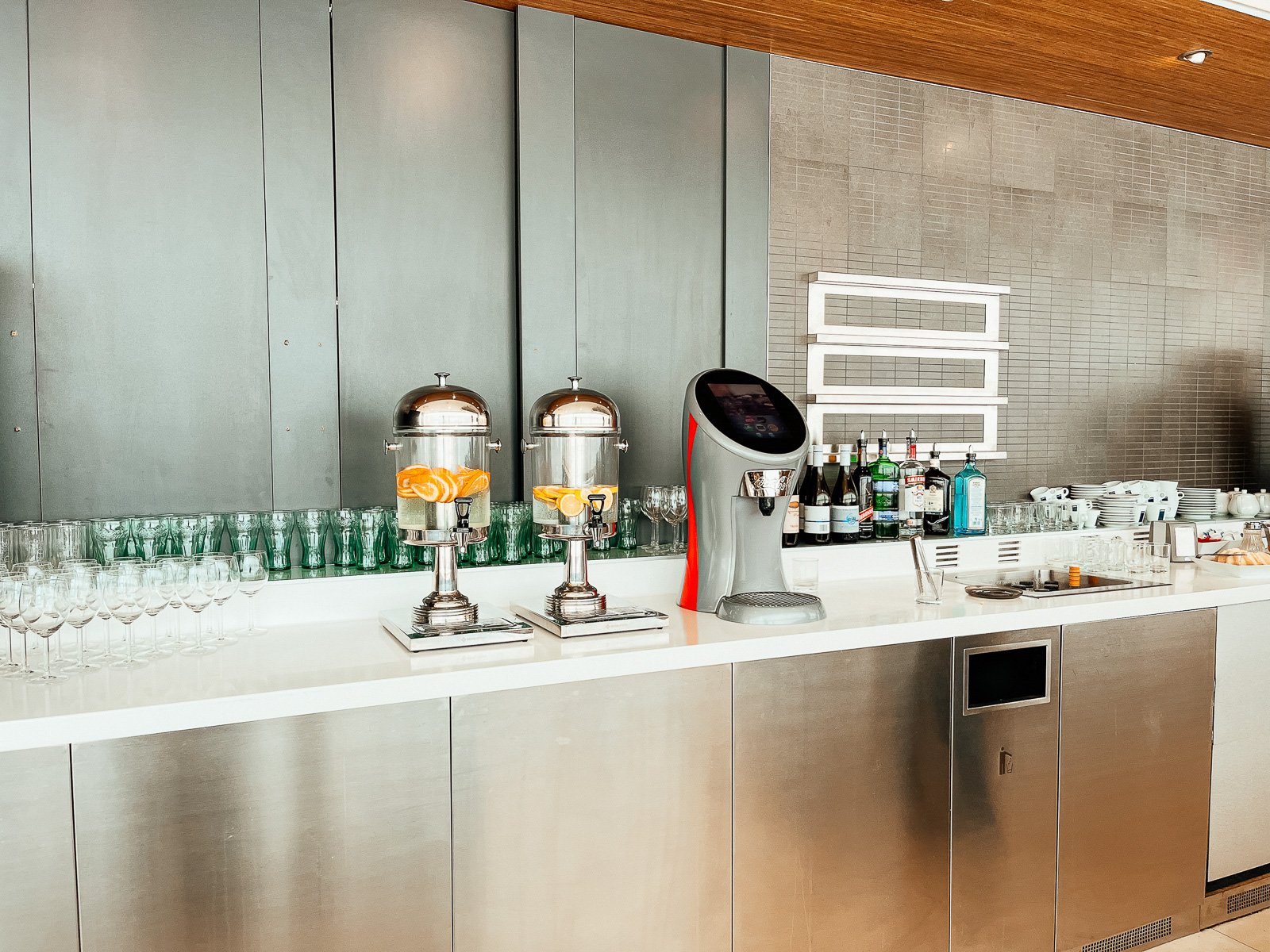 Erste Premier Lounge Prague drinks selection