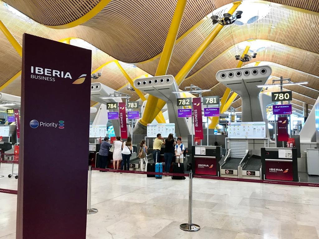 Madrid Barajas Iberia Business Class check-in area