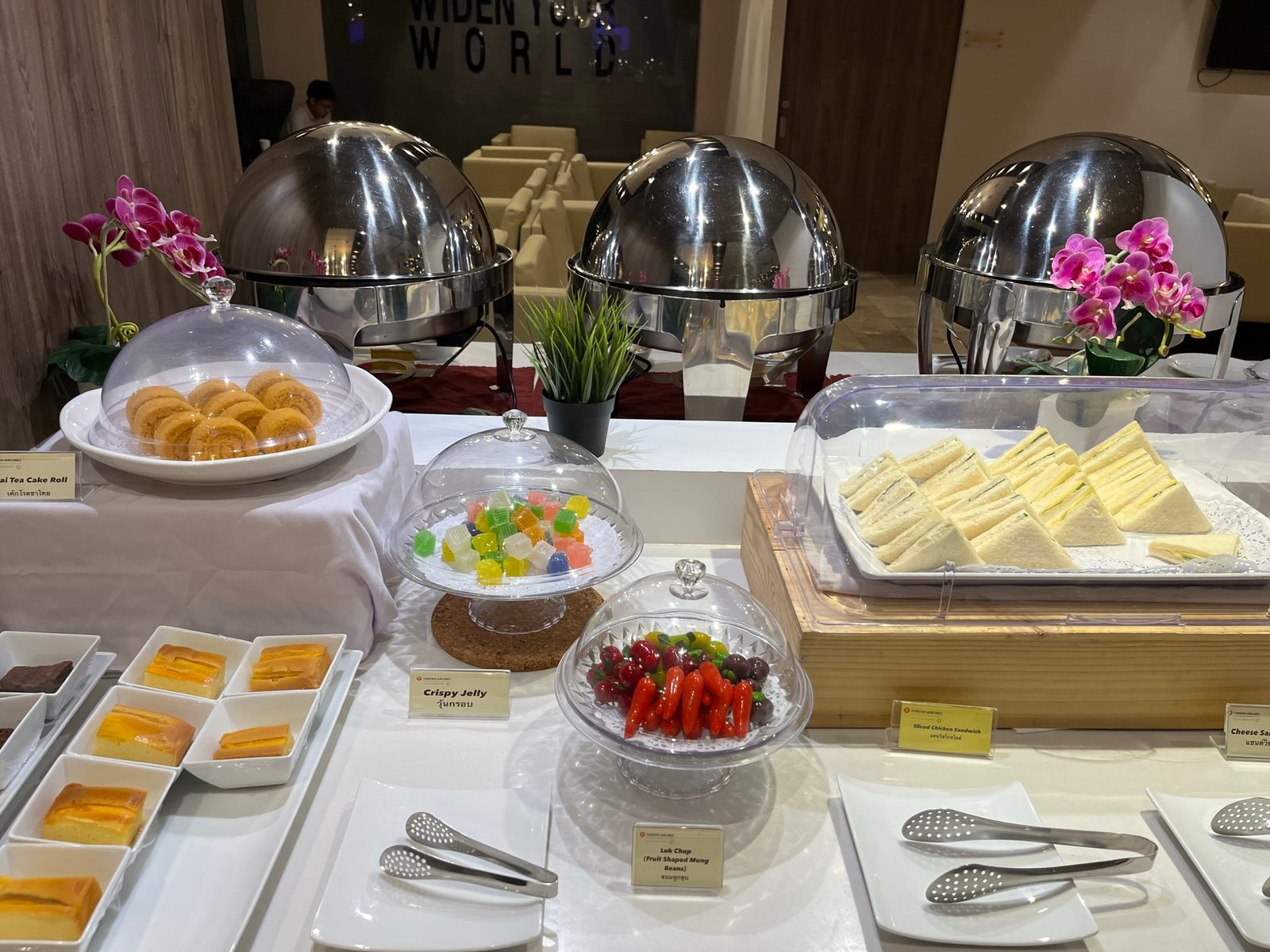 Turkish Airlines Lounge Bangkok buffet