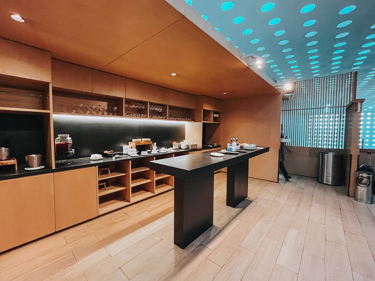 Aeromexico Salon Premier upstairs 