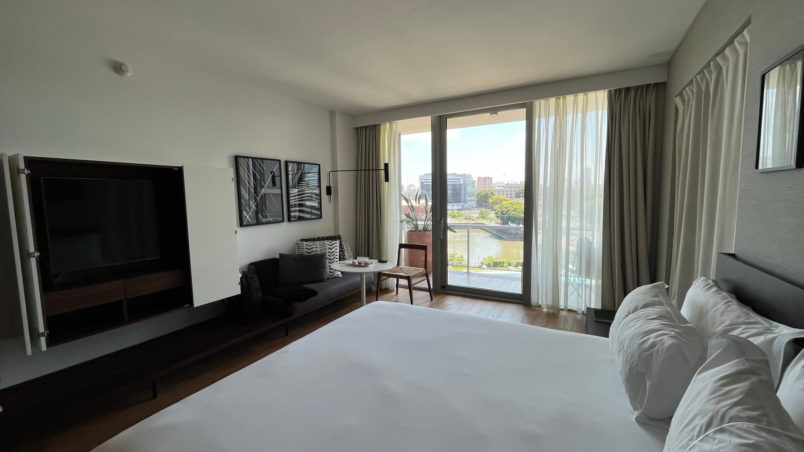 SLS Buenos Aires King Corner Room