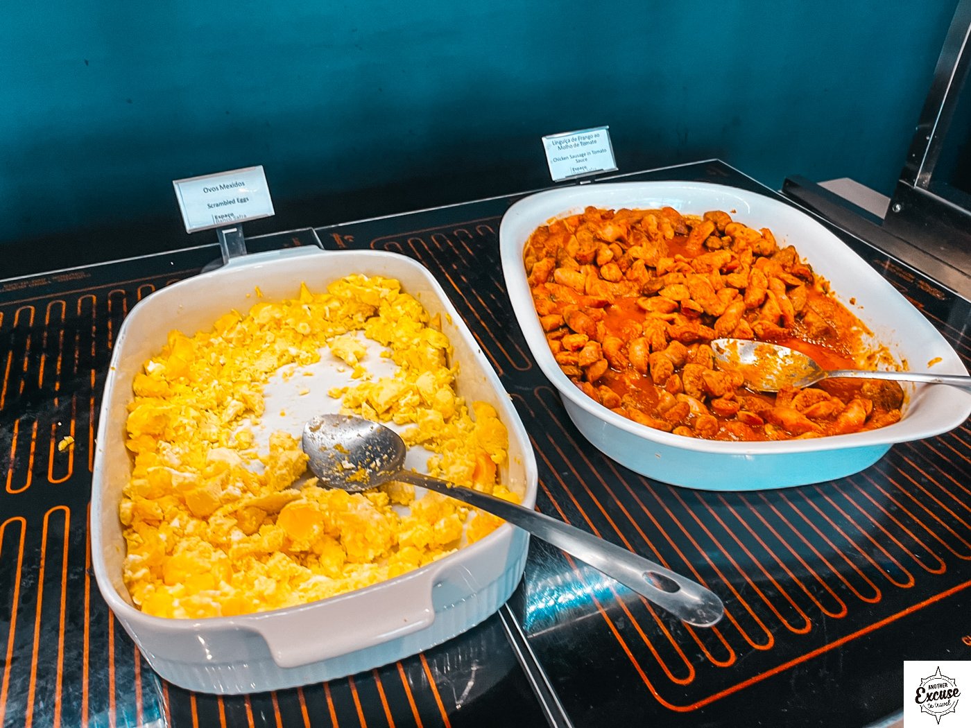 scrambled egg and chicken sausages