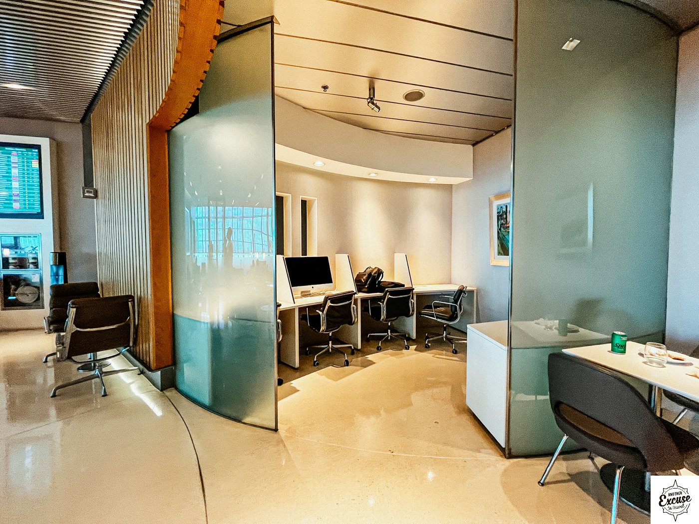 Airport Lounge Business Centre