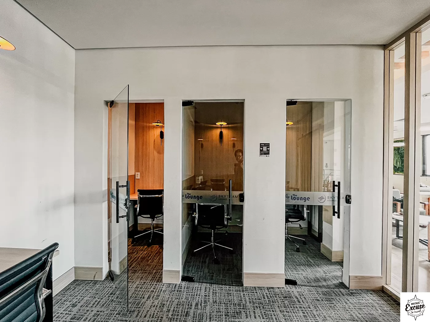 airport lounge business area work pods