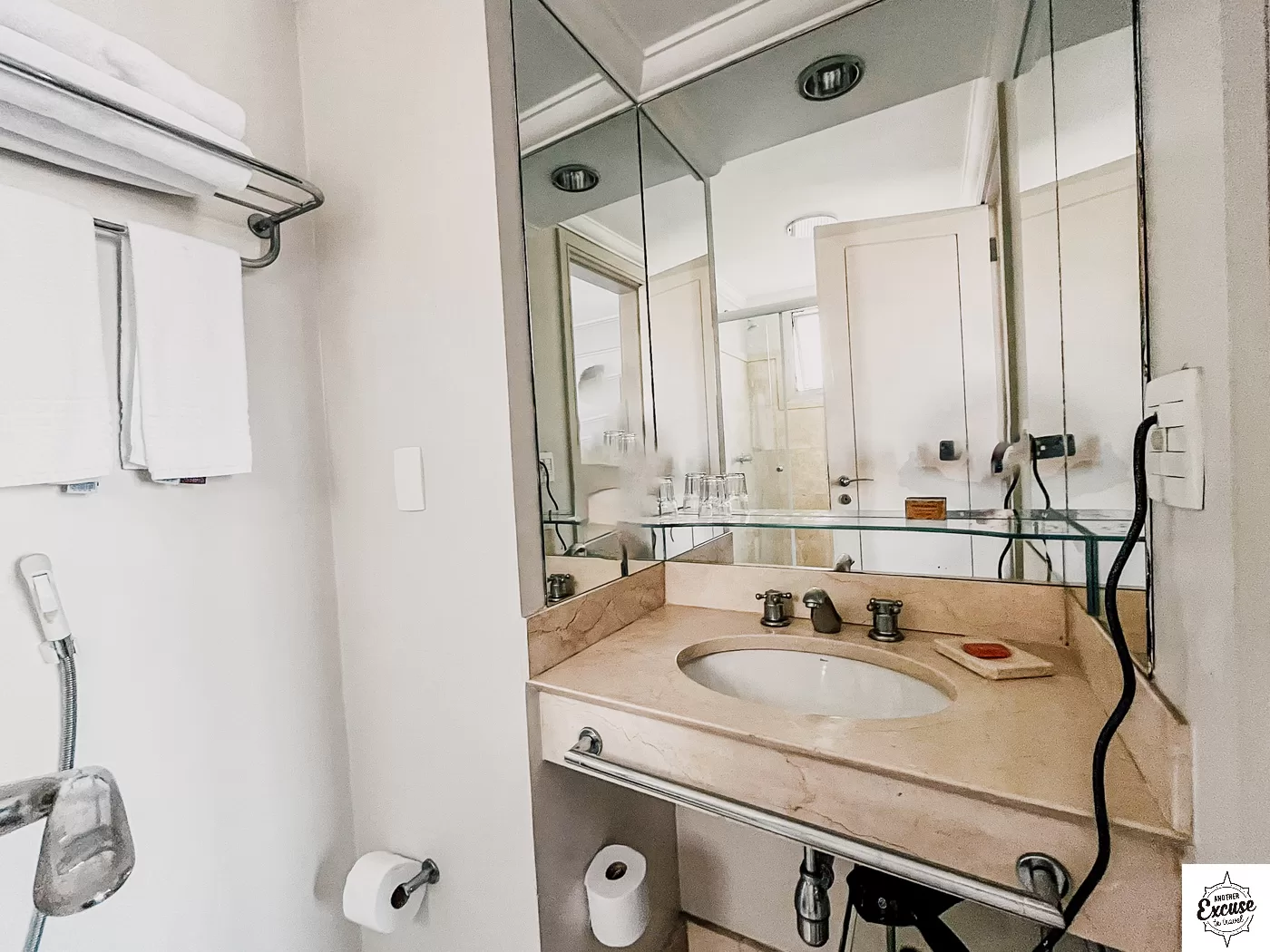 Pergamon SP Frei Caneca bathroom