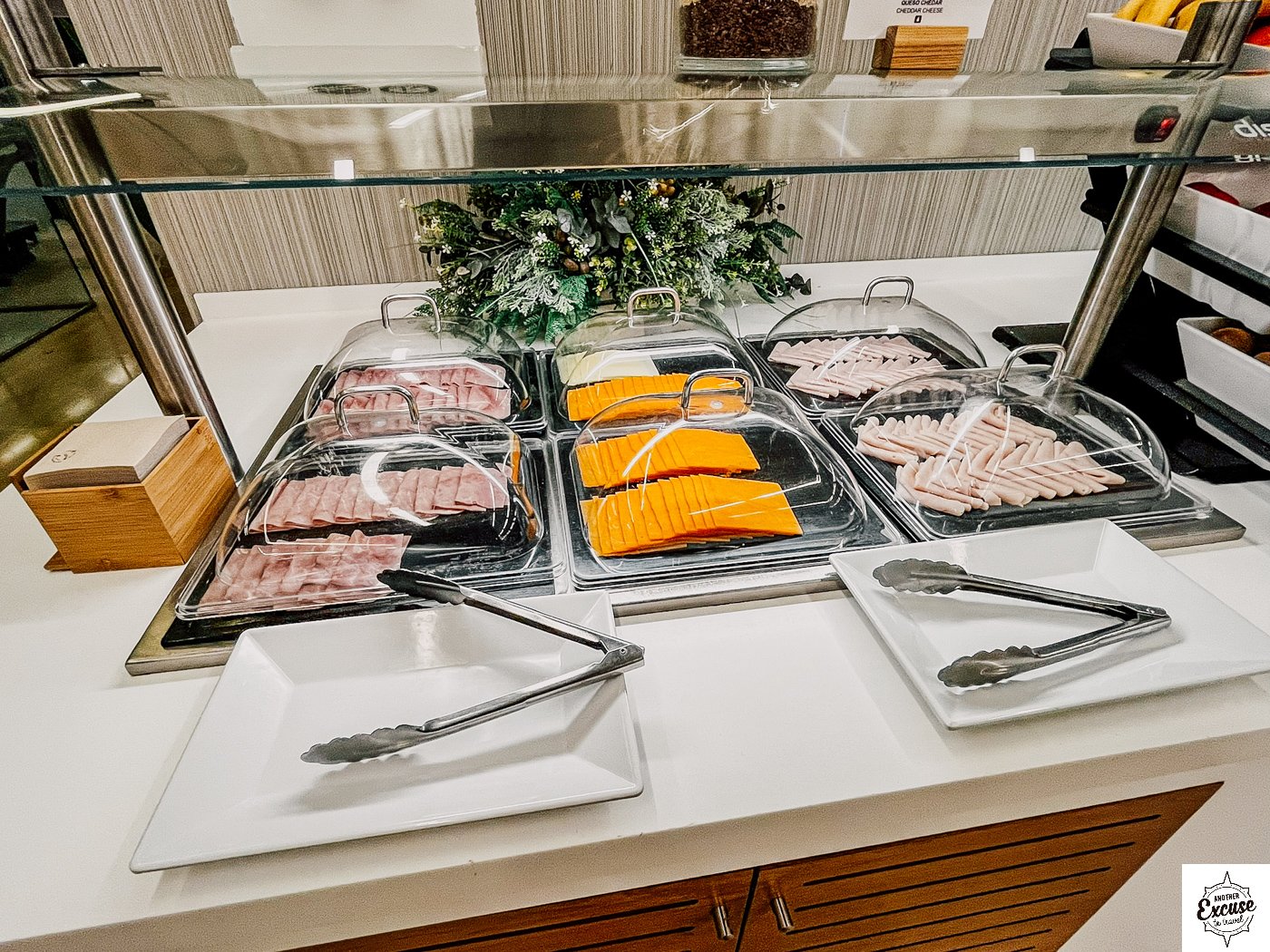 AENA Lounge Madrid food buffet