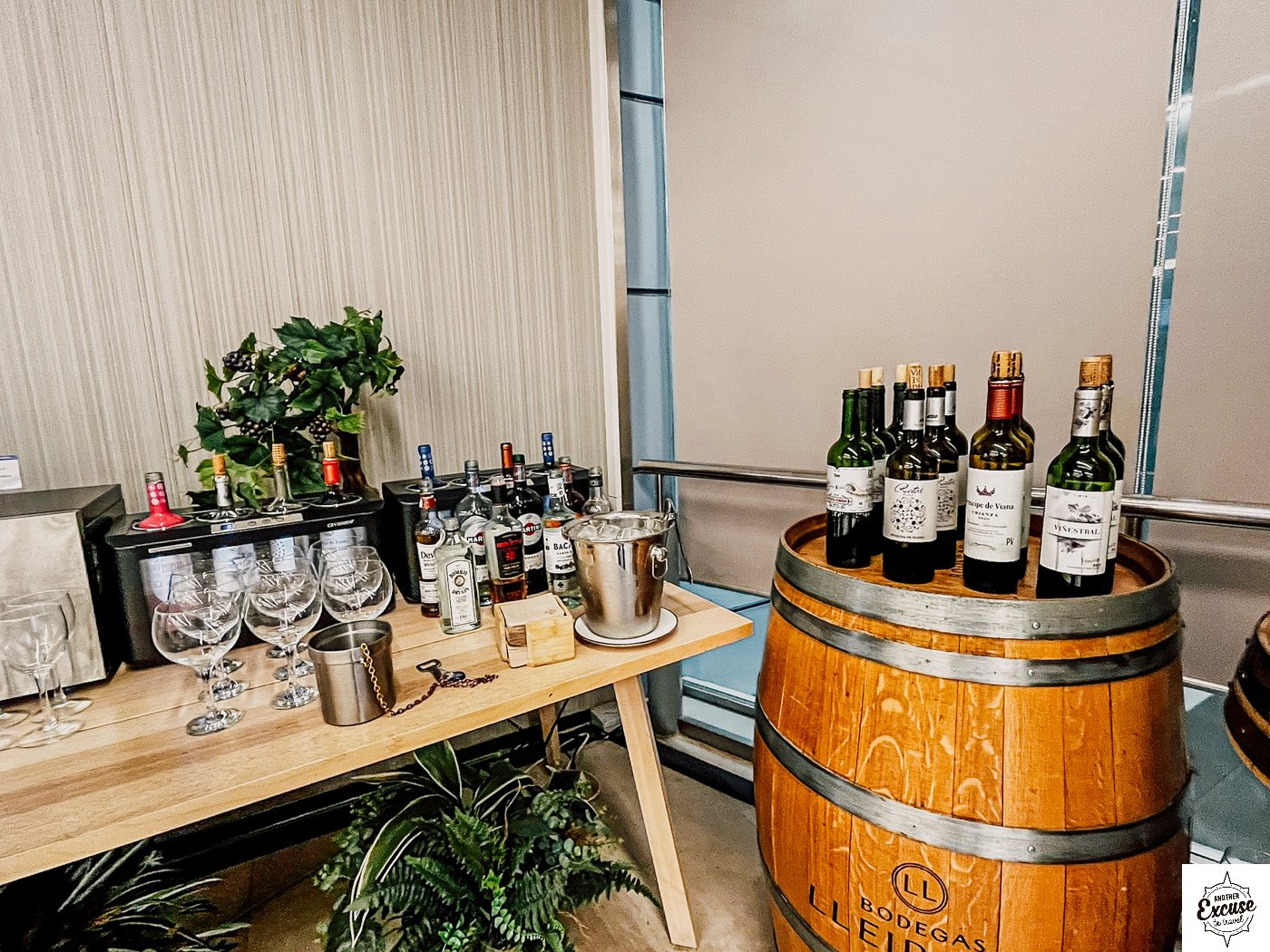 Puerta Del Sol Lounge Madrid Terminal 3 wine selection.