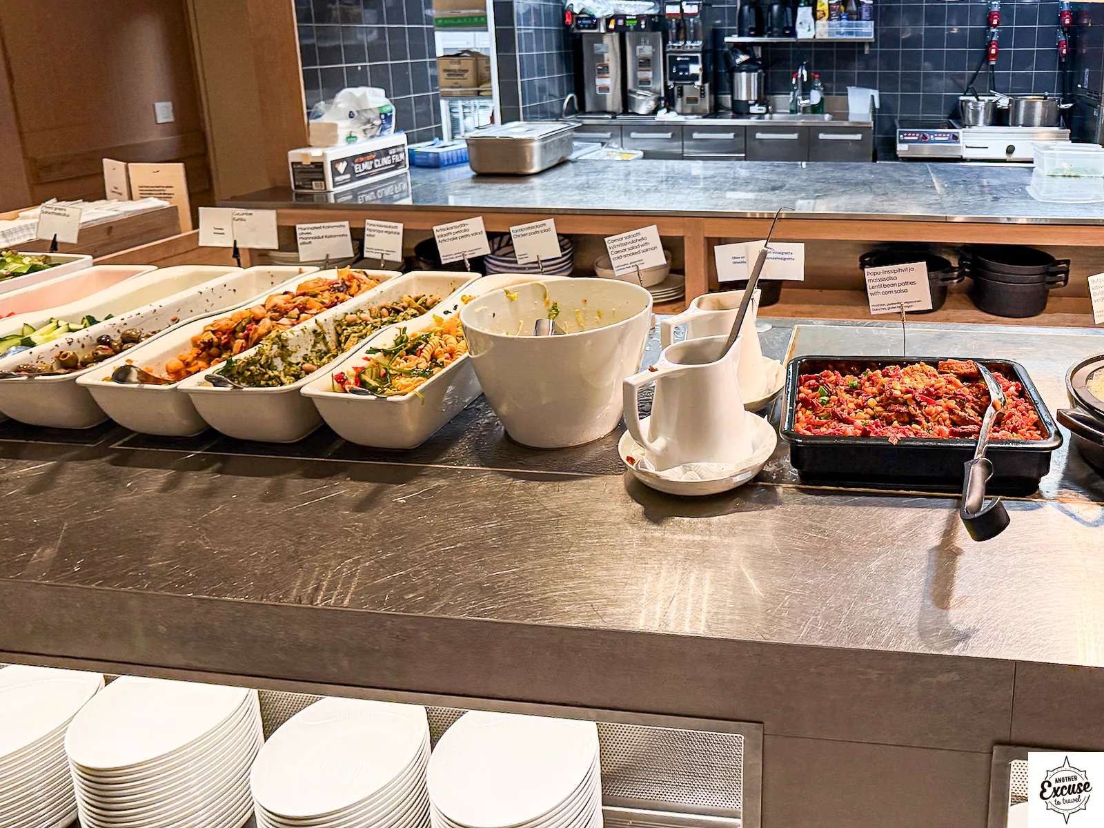 Finnair Business Lounge (non-Schengen) food options (salad)