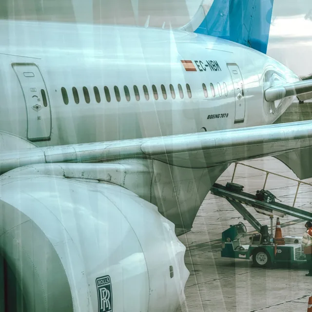 Air Europa Business Class… fine, but forgettable ✈️I flew their Boeing 787 from Madrid to Córdoba, not knowing what to expect — and honestly, that sums it up pretty well.Nothing was bad… but nothing really stood out either.✔️ Comfortable seat (slept ~7 hours 😴)
✔️ Friendly service throughout
✔️ Decent dinner (and surprisingly good coffee ☕️)But…
❌ Outdated 2-2-2 layout (not great if you’re solo)
❌ Zero privacy compared to newer cabins
❌ One of the worst lounge experiences I’ve had in MadridIn the end, Air Europa gets you there comfortably — just don’t expect anything memorable.👉 Worth it? Yes… but only if the price (or points) are right.Full review on the blog (link in bio)#AirEuropa #BusinessClass #FlightReview #Aviation #TravelBlog #Dreamliner #PointsAndMiles #TravelHonest #MadridToArgentinaAir Europa Business Class 787 Review: Madrid to Cordoba, Argentina:https://anotherexcusetotravel.com/air-europa-business-class-787-madrid-to-argentina/